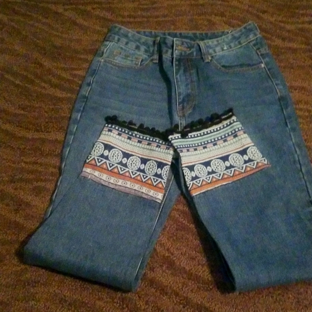 Very cute Jean's with the bottom of them made with material st bottom♥️FREE SHIP